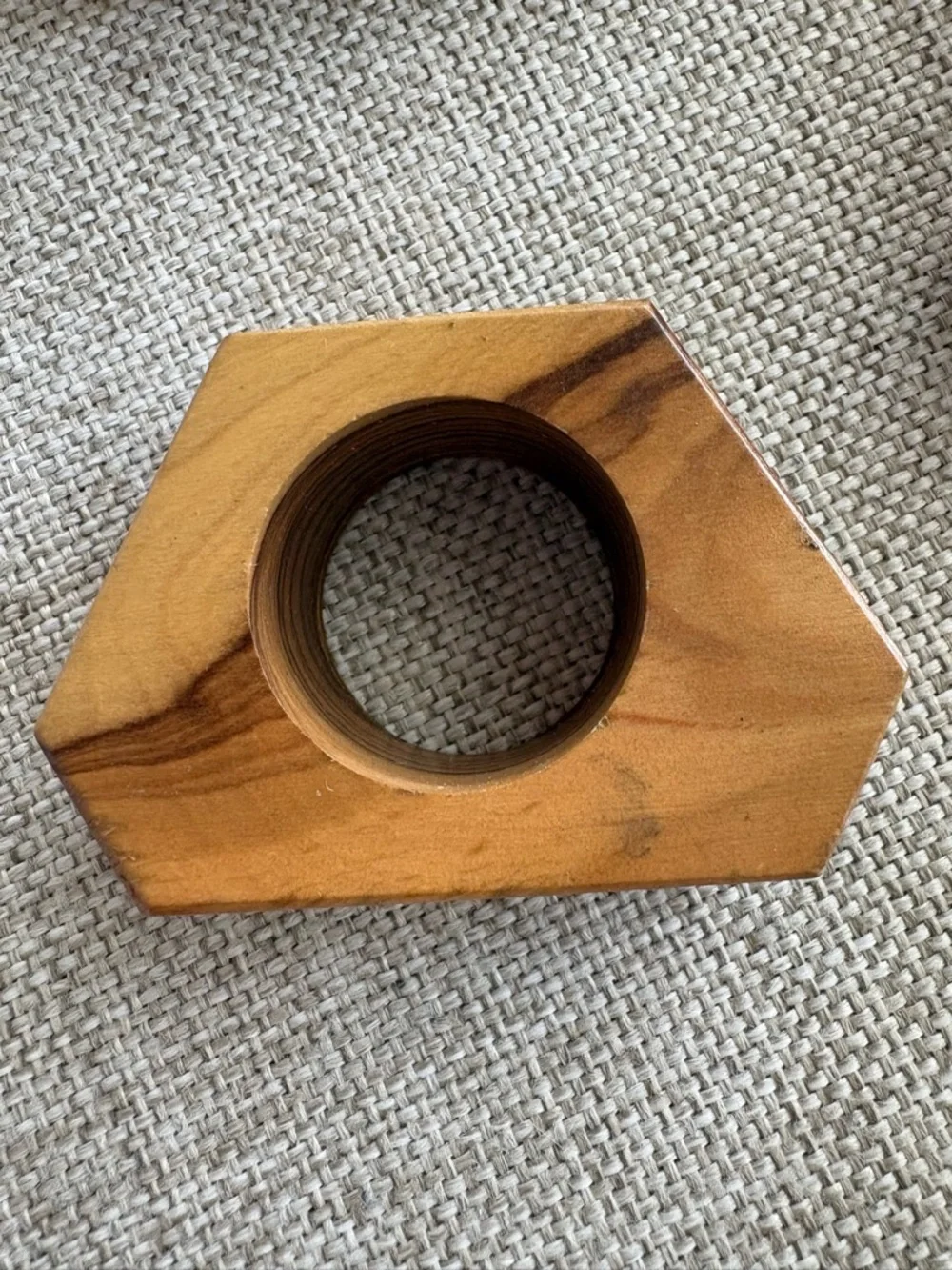 Set of 6 Wood Napkin Rings – Geometric Olive Wood Style Tabletop Decor
